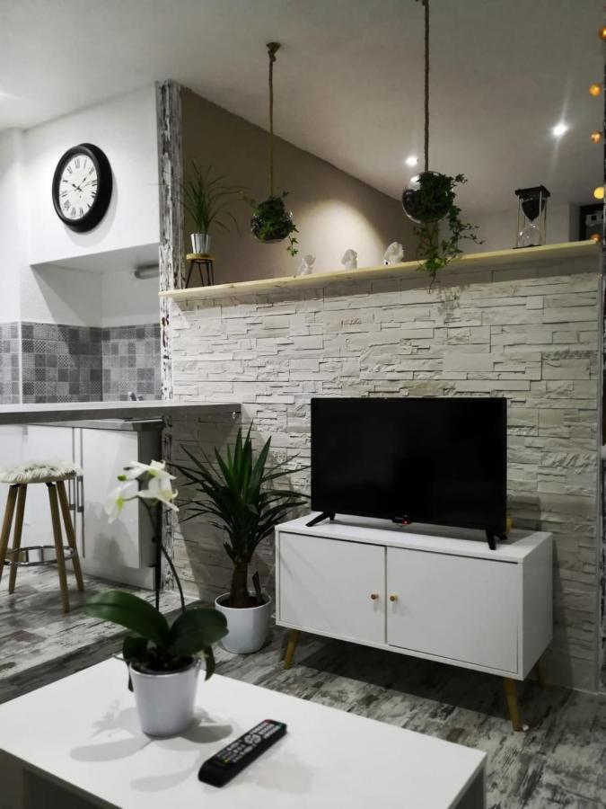 Studio Zen Et Cosy, Neuf En Pleine Ville Сен-Клод Экстерьер фото